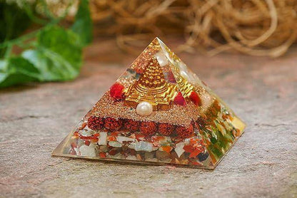 Shri Yantra Pyramid for Wealth and Prosperity – Acrylic Crystal Vastu Yantra